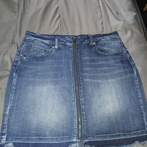 Y2K K'smore Stylish Blue Denim Front Zip Mini Skirt Raw Hem- 72% Cotton Sz L